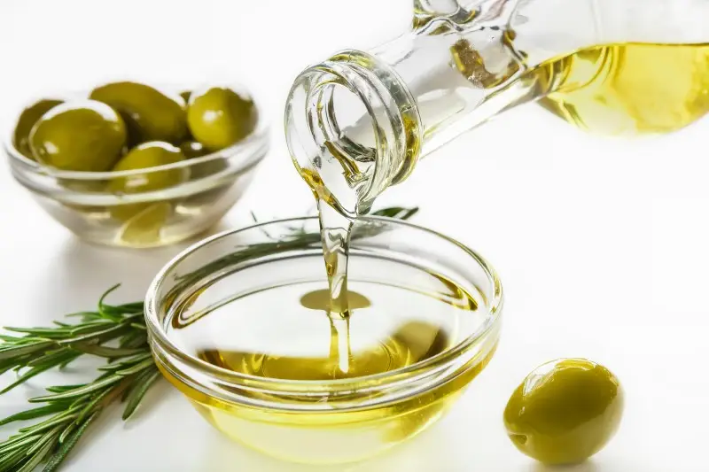 Which is better: olive oil softgels or bottled oil?